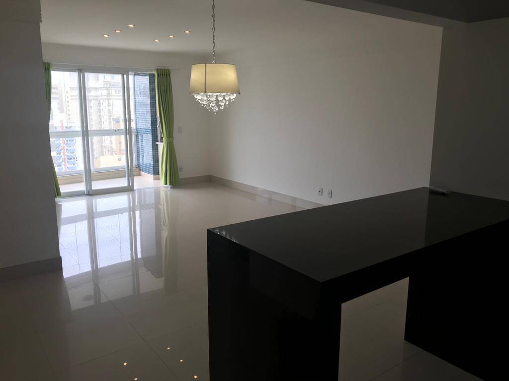 Apartamento para alugar com 3 quartos, 106m² - Foto 3