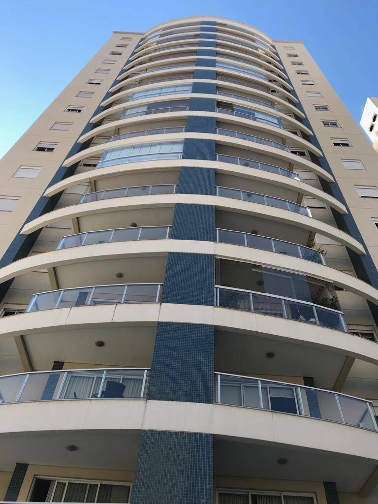 Apartamento para alugar com 3 quartos, 106m² - Foto 2