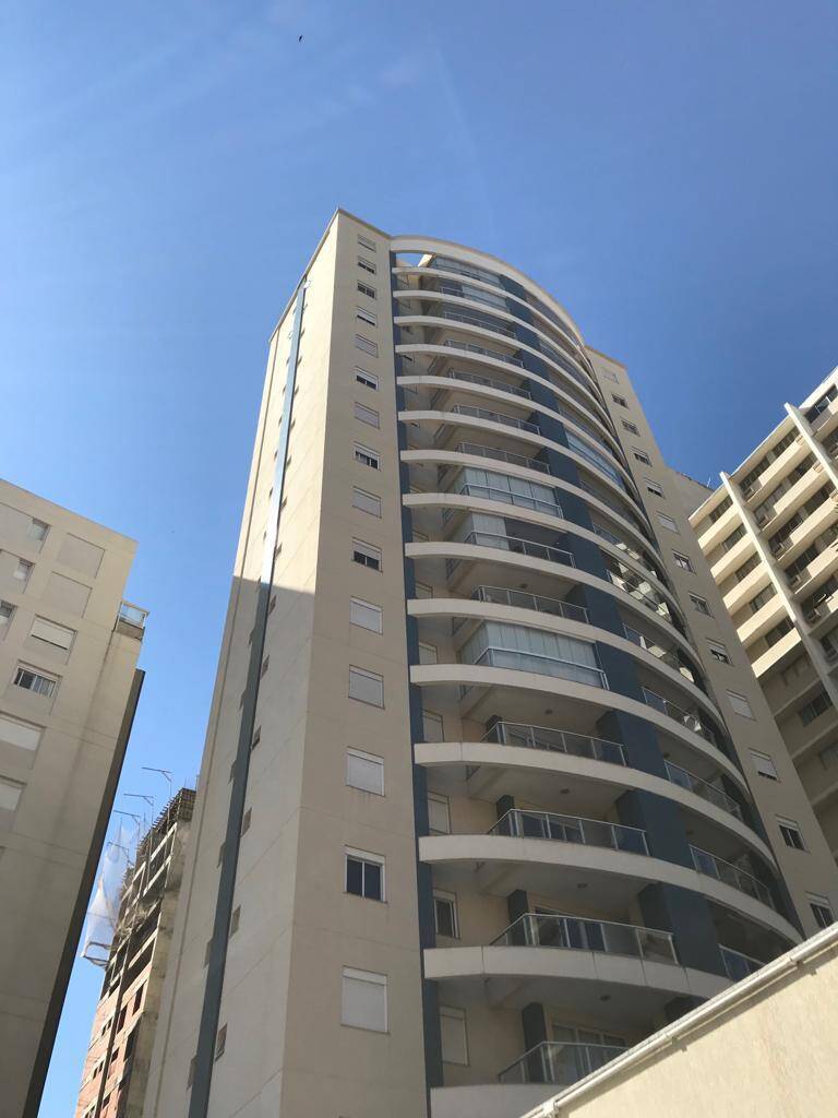Apartamento para alugar com 3 quartos, 106m² - Foto 1